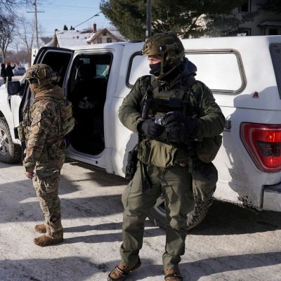 Trump orders 700 immigration officers to leave Minnesota